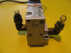 Numatics Solenoid Coil Regulator Valve 328-470b, w/manifold, Power cable. 24vdc