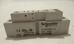 NEW SCHNEIDER ELECTRIC 70-781D5R-1A RELAY BASE SOCKET 16A 300V 5 PIN