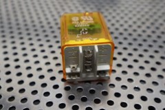 211D10-464B 007-9818213 Relays 18VDC Coil New Old Stock (Lot of 5)