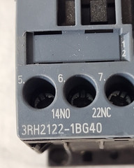 Siemens Sirius 3RH2122-1BG40 Contactor Relay 10A 240V AC / DC 125V
