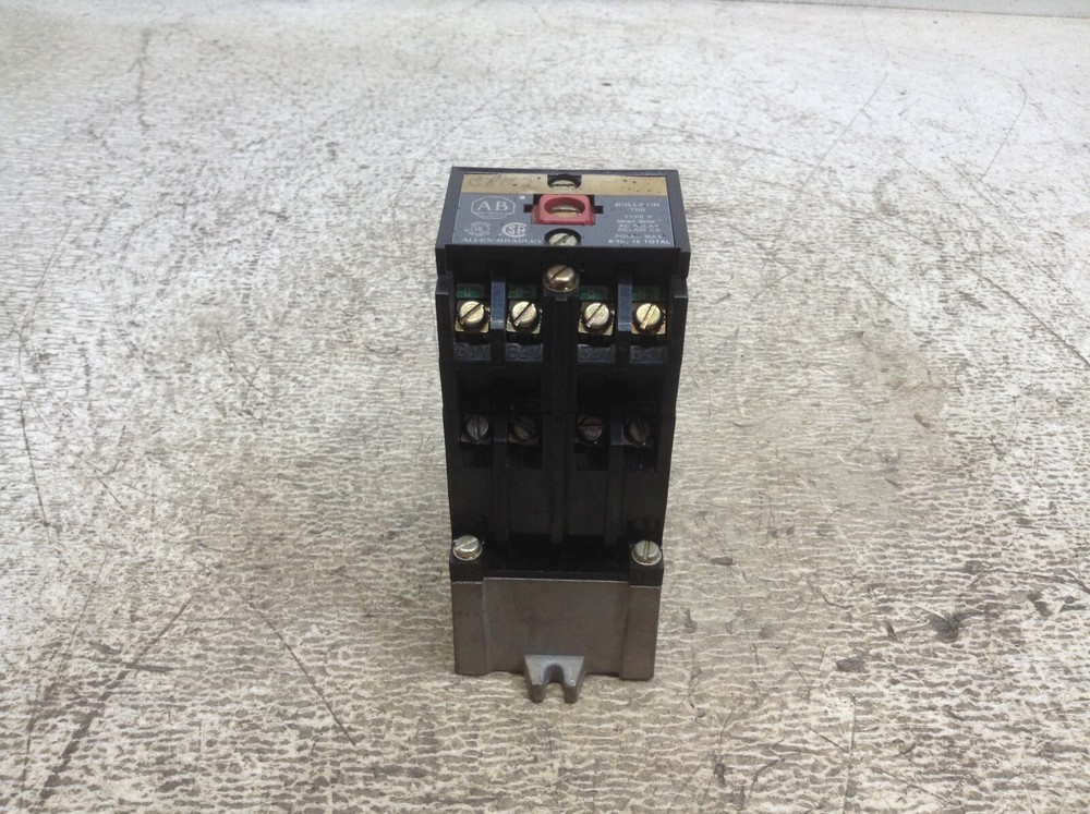 Allen Bradley 700-P400A1 110/115-120 VAC Coil Relay 700-PB40 Type P Ser A