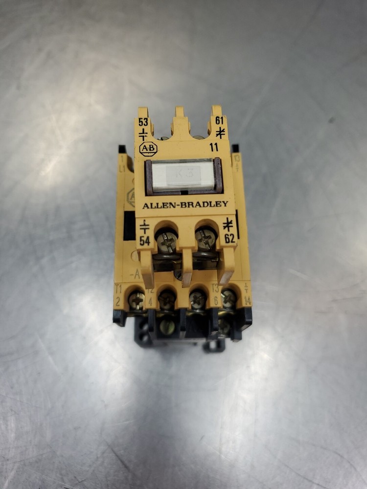 Allen-Bradley 100-A12ND3/B Overload Relay w/195-FA11 Contact. 4D-32