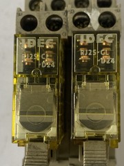 Lot Of 2 Idec RJ25-CL-D24 General Purpose Relay With Socket Base