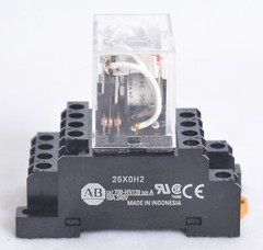 AB Allen-Bradley 700-HF34Z24-4 Relay Series B w/ 700-HN139 Series A Base