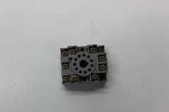 IDEC SR3P-05 RELAY BASE (AS PICTURED) NSNP