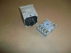 Omron Timer H3CR-A8 USED