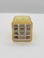 Idec RR3B-U General Purpose Relay w Socket 10A 3P 120V 11Pin 24V Coil