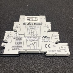 ALLEN BRADLEY 700-HLT1Z SER A RELAY BASE WITH 700-TBR24 SER A RELAY (st1028)