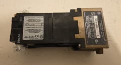 Allen-Bradley 700-P200A1 Direct Drive AC Relay with 700-PT Mechanical Latch
