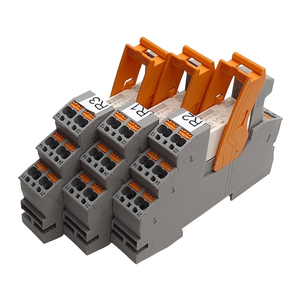 Lot of 3 Phoenix Contact 2961435 RIF-1-BPT/2×21 Relay With Socket, 24VDC Coil