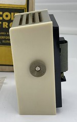 Mercoid Control Line Voltage Thermostat 860-2-56-80, Screws, Plate, Manual