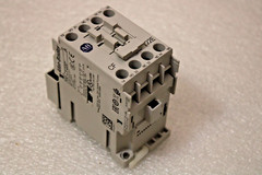 Allen Bradley 700-CF220* Control Relay Ser A 110-/120V Coil W/100-FSV136