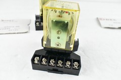 Idec RR3PA-UL Relay With SR3P-06 Lot Of 2