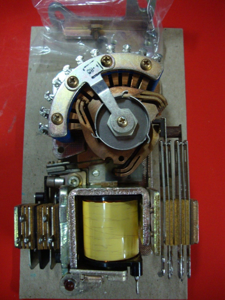 C.P. Clare & Co. 210-11006A Rotary Stepping Switch Relay New Old Stock