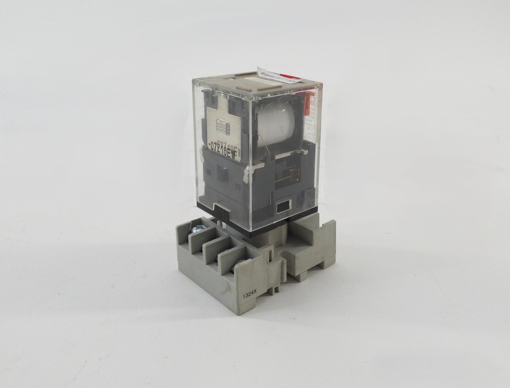 Omron MKS2PIN Relay 1PH 250VAC/30VDC 7A w/ Siemens 3TX7144-1E2 Base 300-600V …